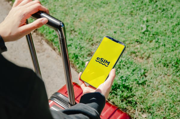 Roamless eSIM - Travel Internet & Calls